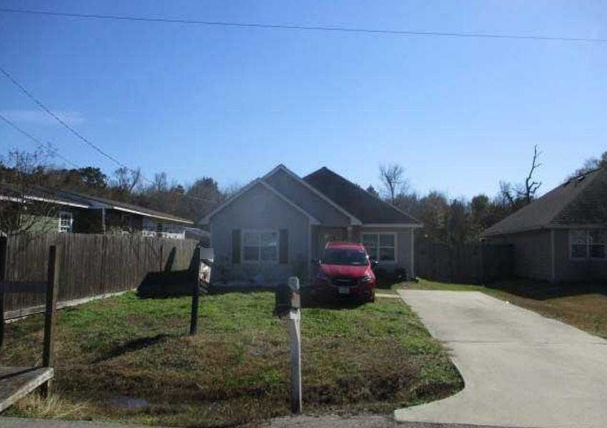 1st image of 319 Dreamland Ave