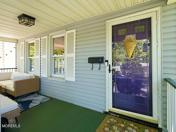 3rd image of 1506 3rd Avenue