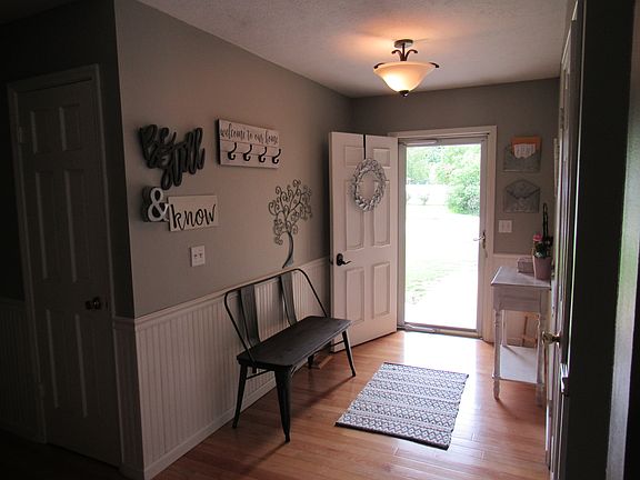 2nd image of 2212 Woodrow Ave