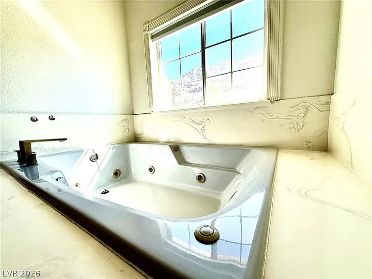 764 Benedict Dr — Photo 22