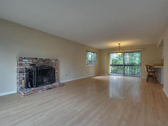 Living Area (2)