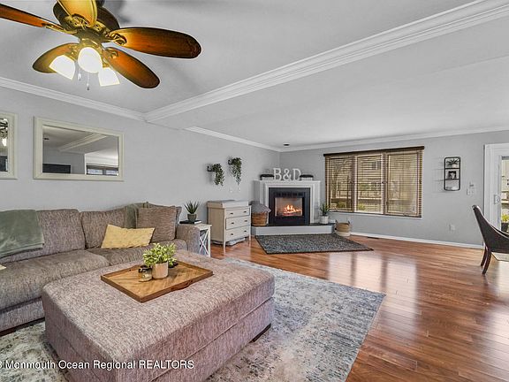 5th image of 356 Mimosa Court #3506