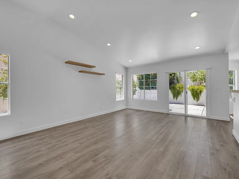 2505 Sea Venture Dr — Photo 15