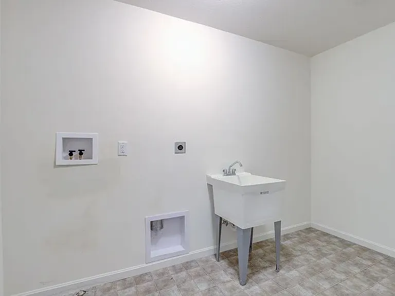 54 Shady Pines Ave — Photo 10