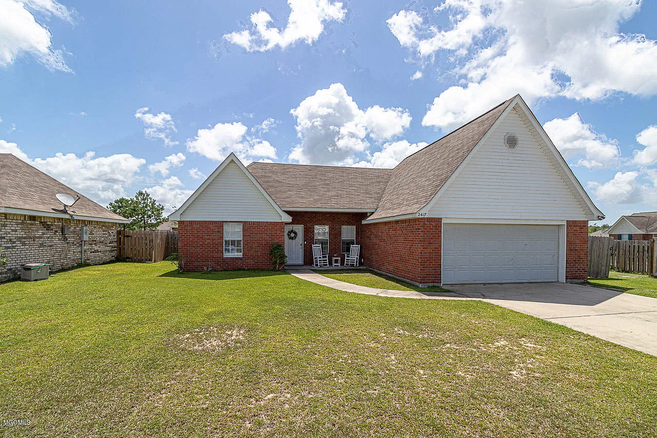 3 bed, 1403 sqft, $1,950 — Photo 1