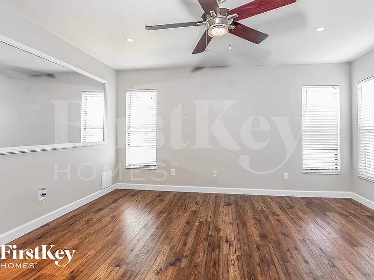 1003 Faircloth Ct — Photo 7