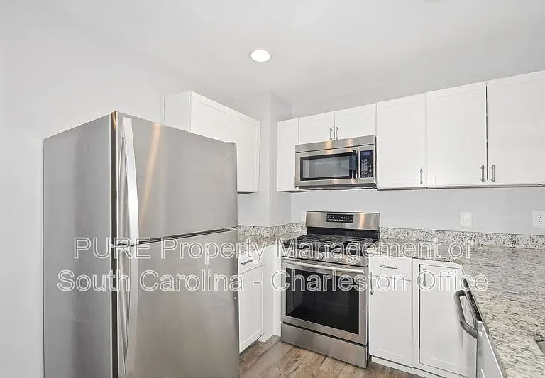 1133 Brody Ave — Photo 8