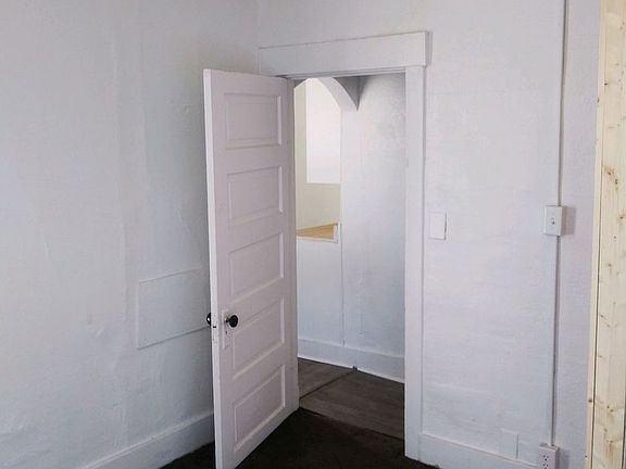 4th image of 1024 W 5th St #2