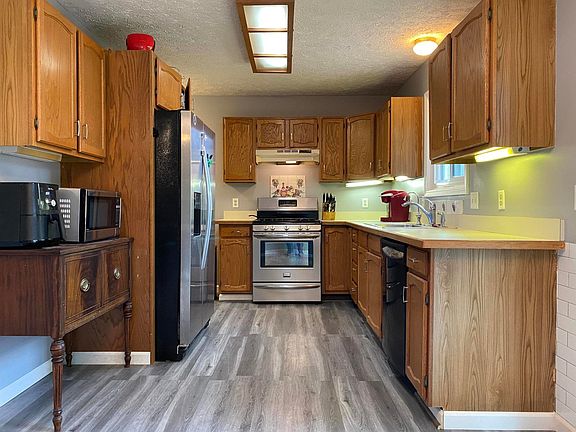 5th image of 6422 Towar Ave