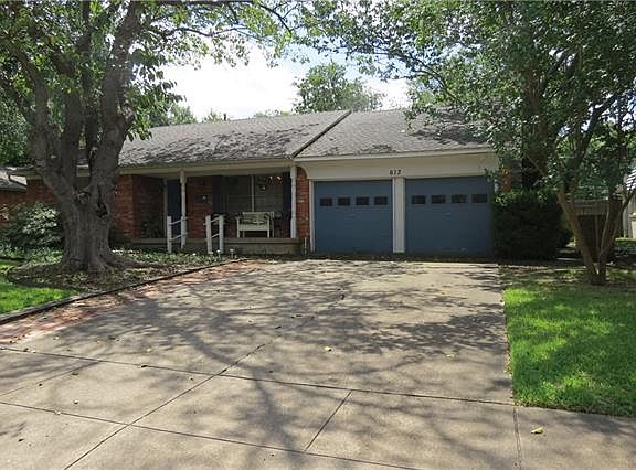 4th image of 613 Parkview Ln