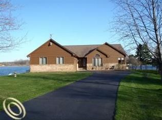 8685 Waumegah Rd, Clarkston, MI 48348