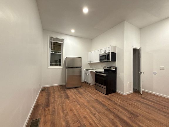 2nd image of 318 N Paca St #2