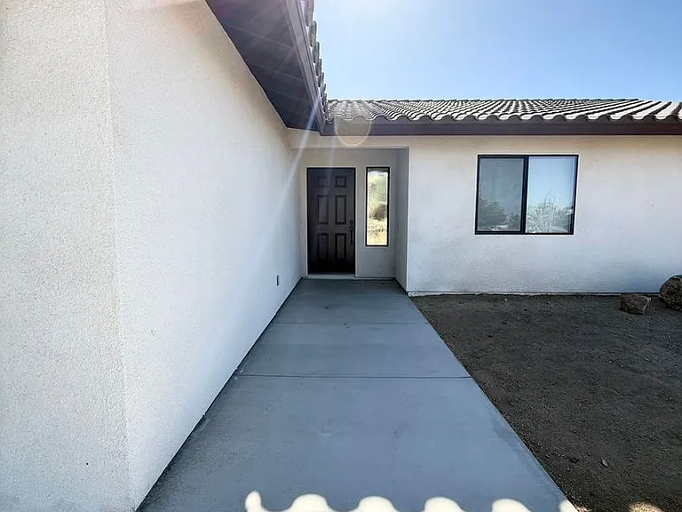 7350 Goleta Ave — Photo 2