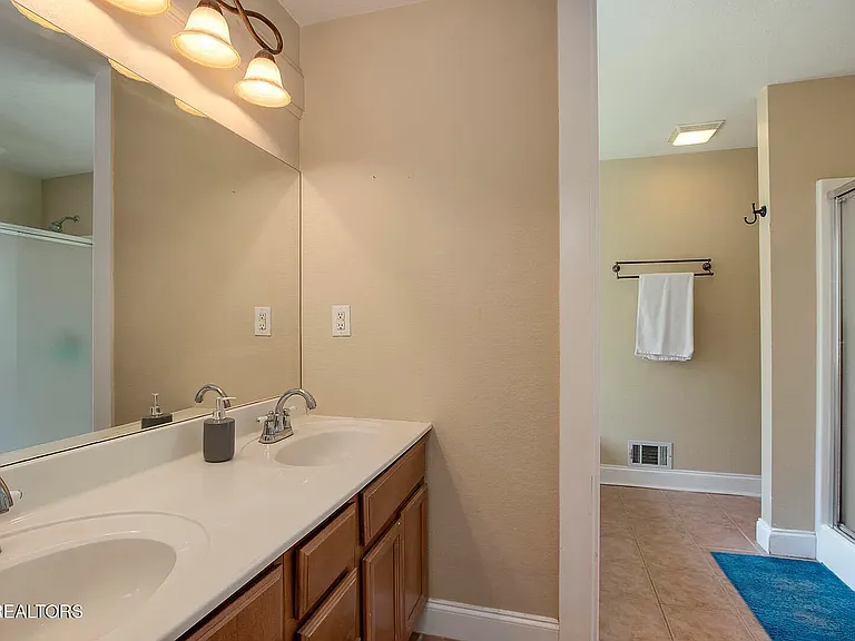 605 Marston Ln — Photo 19
