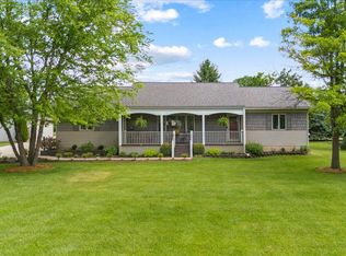 58685 Travis Rd, New Hudson, MI 48165