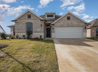 201 Giddings Trl, Forney, TX 75126