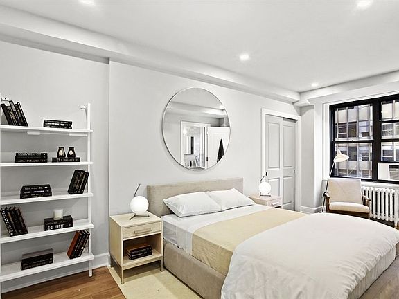4th image of 160 E 48th St APT 6O