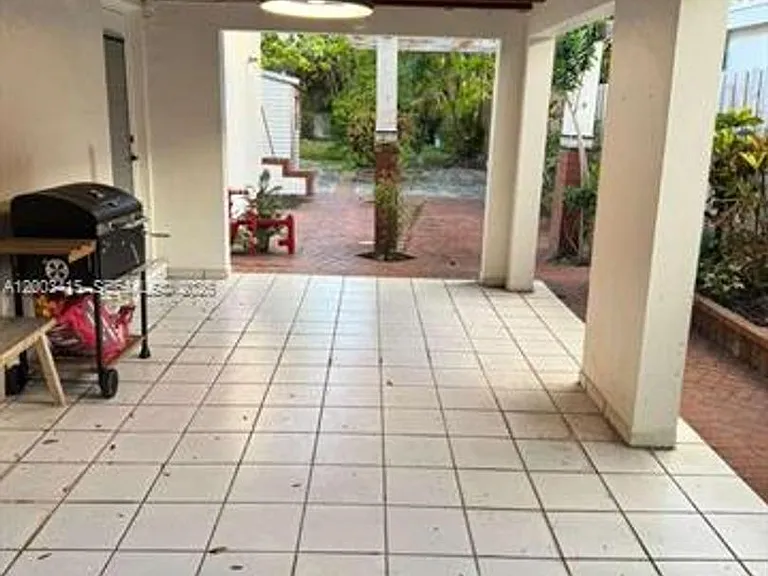 3600 SW 26th St — Photo 21