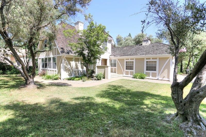 Front side yard 