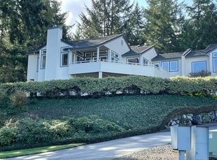 138 Cormorant Dr, Steilacoom, WA 98388