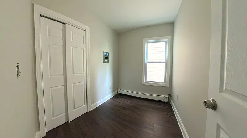 2 bed, 1.0 bath, $1,600 — Photo 4