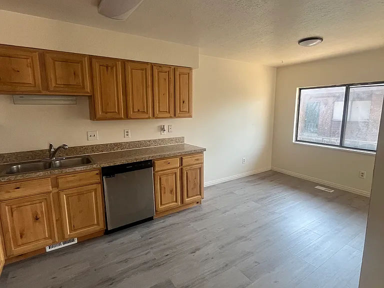 445 E 800 N #2 — Photo 2