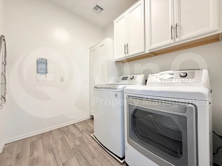1312 E Gemini Pl — Photo 17