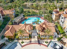 2020 Camino De La Reina, San Diego, CA