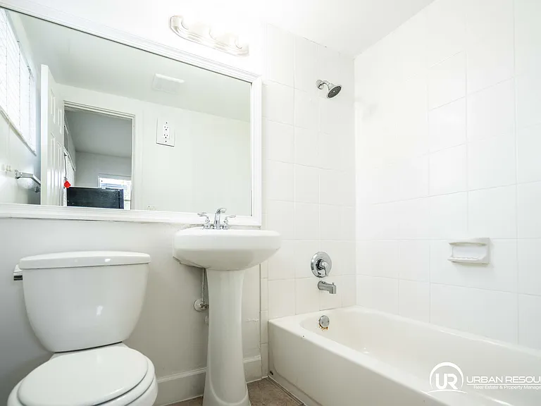 715 NE 6th St #5A — Photo 11