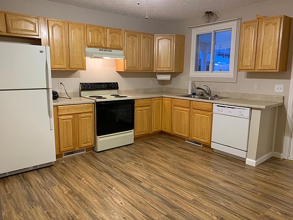 2nd image of 284 Marion Ave