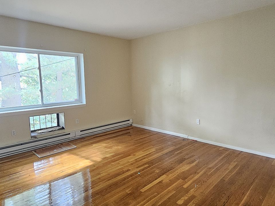 2nd image of 158 Fountain St #2D2