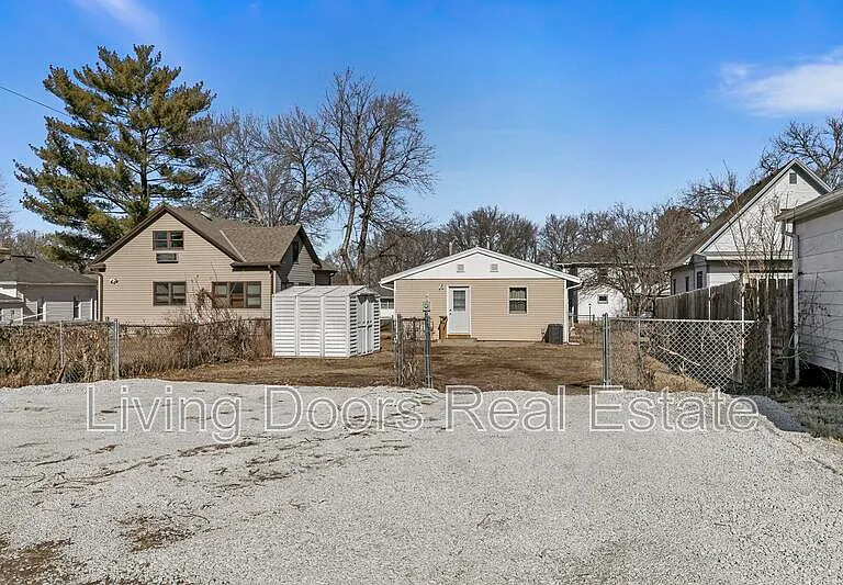 6935 Colby St — Photo 24