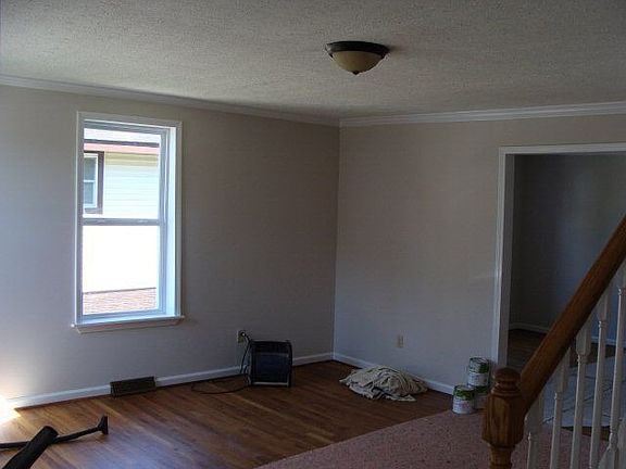 5th image of 421 Park St