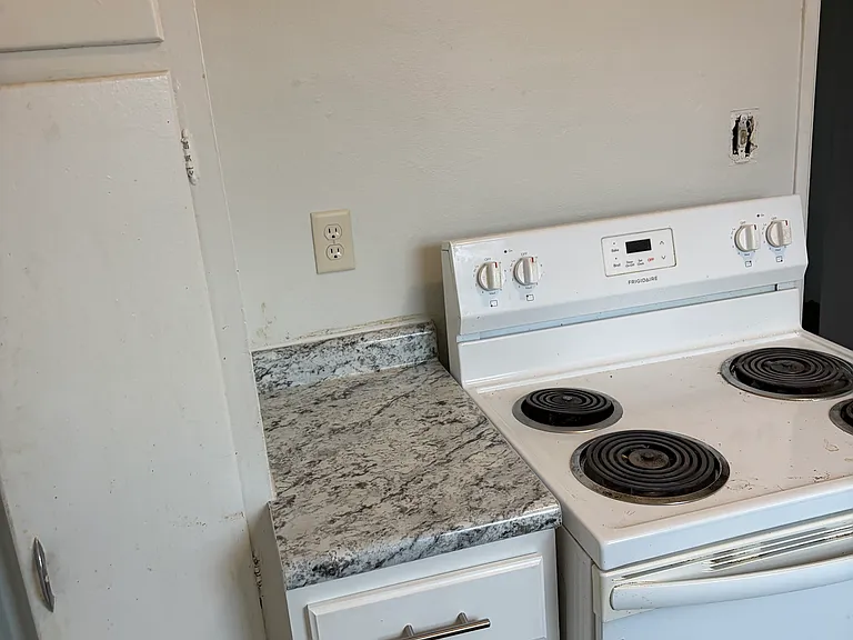 3235 White Oak Dr #5 — Photo 8