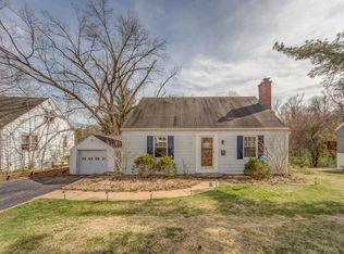 5 Windsor Dr, Belleville, IL 62223