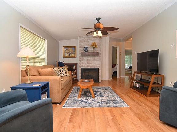 3rd image of 426 Leisure Dr