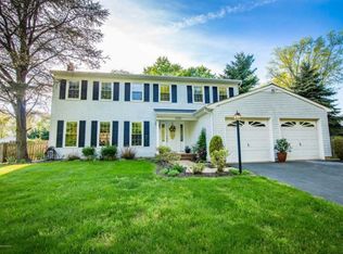 100 Sherwood Dr, Freehold, NJ 07728