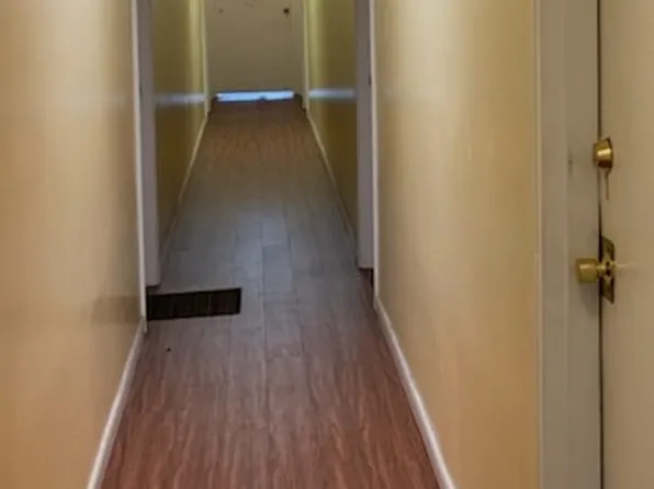 992 Broadway image 2 of 10