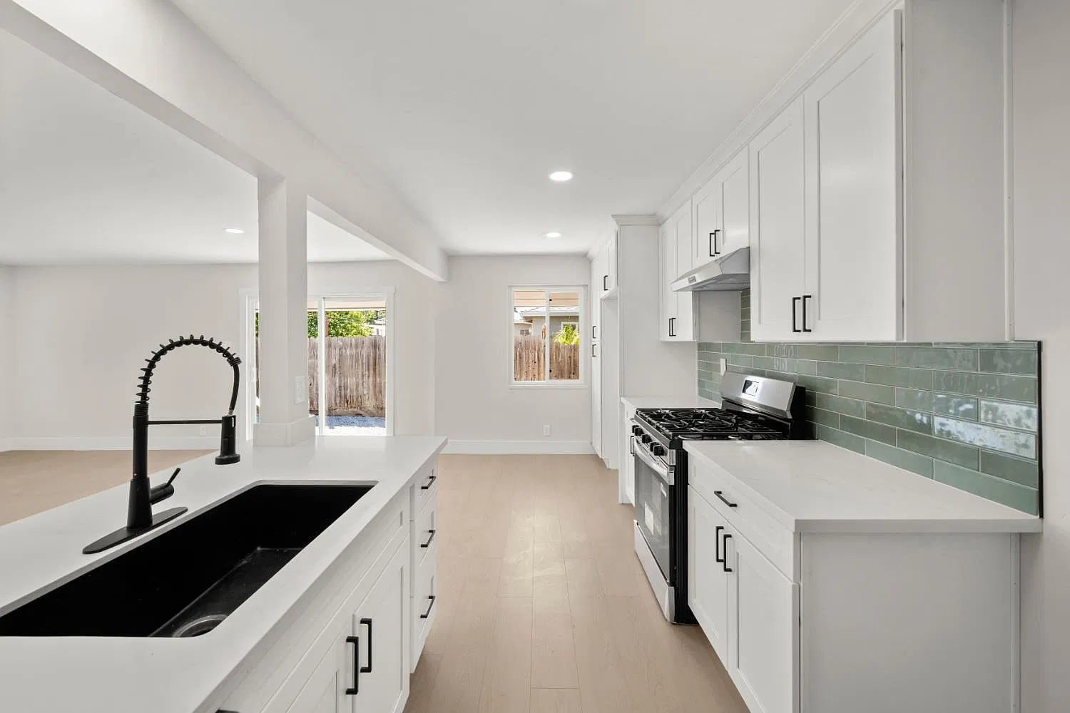 3 bed, 1615 sqft, $2,750 — Photo 3