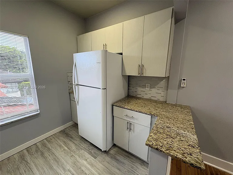 3237 SW 4th St #9 — Photo 7