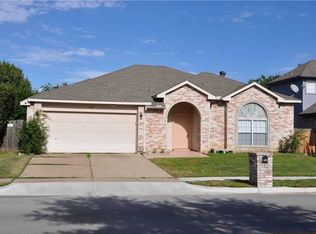 1825 Caplin Dr, Arlington, TX 76018