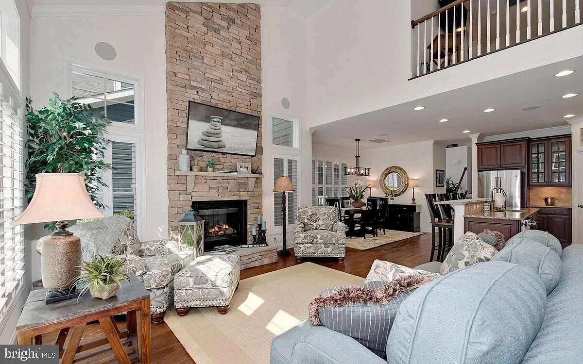 5 bed, 3.5 bath, 2950 sqft, $2,595 — Photo 3
