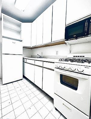 5th image of 1166 1st Ave #4A