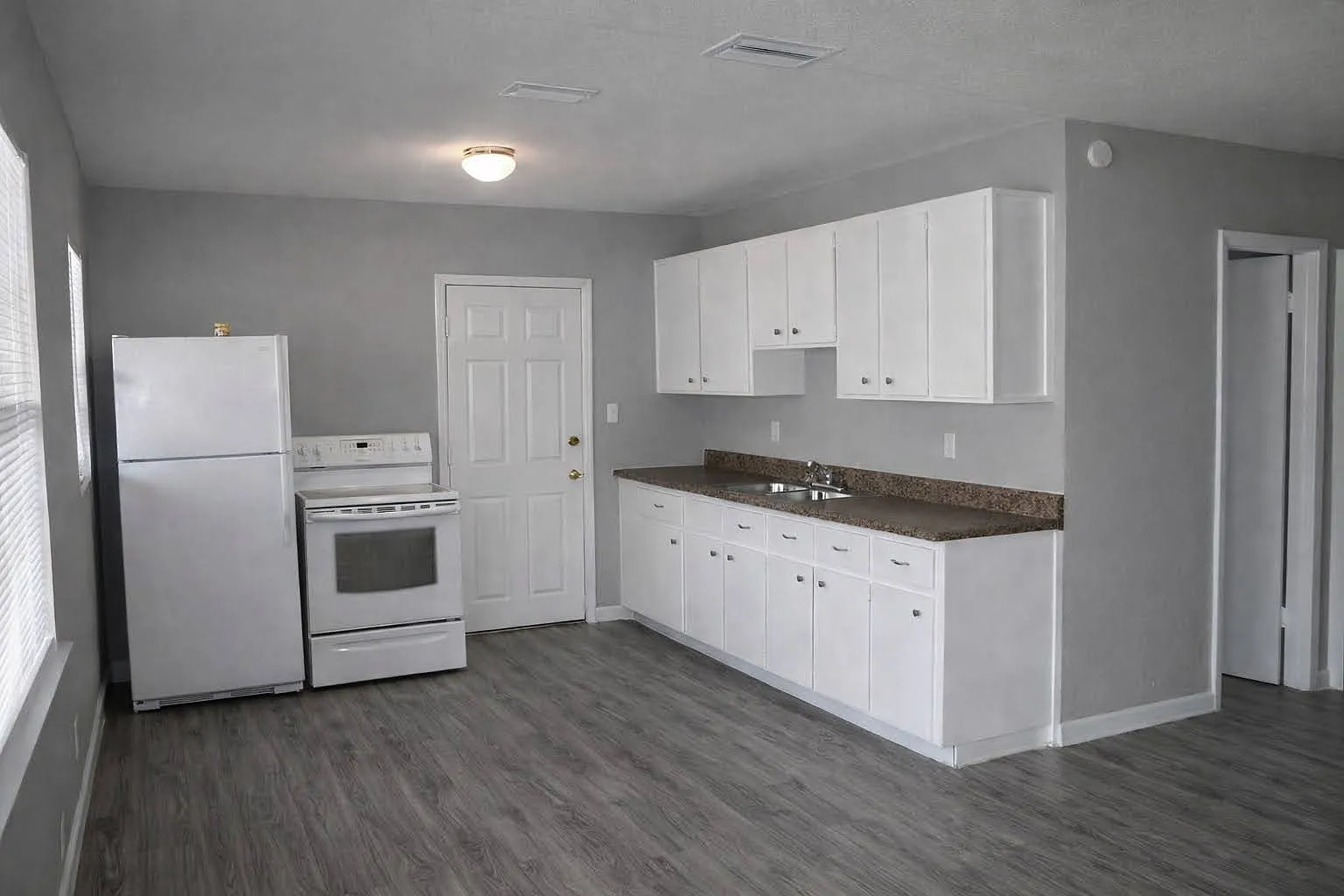 3 bed, 1050 sqft, $1,695 — Photo 4