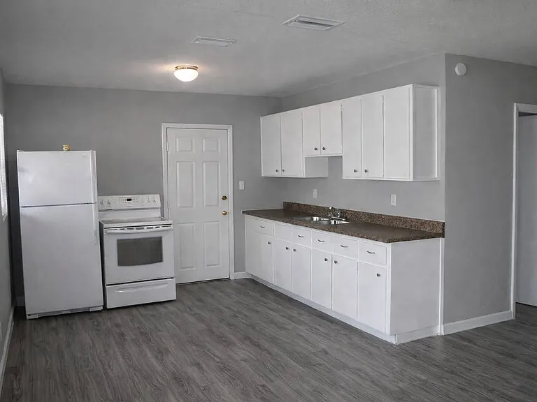 3101 E 18th Ave — Photo 4