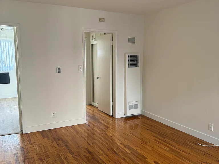 943 N Orange Grove Ave #3 — Photo 6