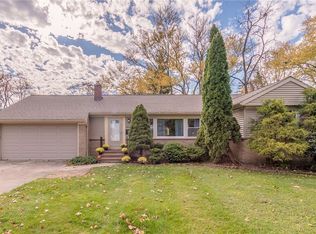 5658 Faraday Rd, Lyndhurst, OH 44124