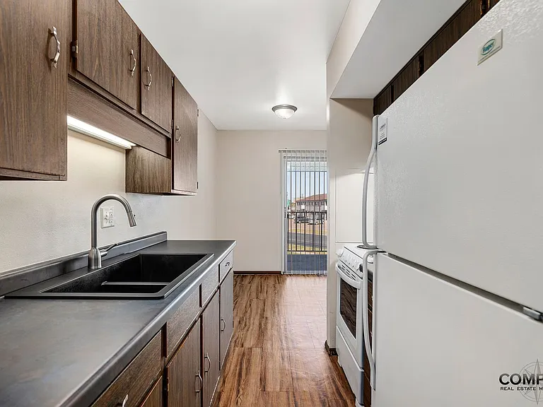 1025 W. MacArthur Avenue — Photo 16