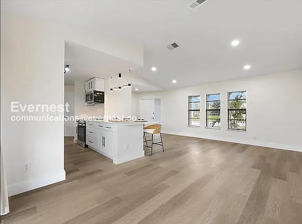 1304 SE 11th St — Photo 7