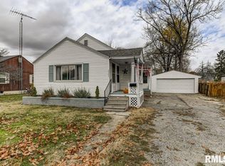 2205 E Reservoir St, Grandview, IL 62702